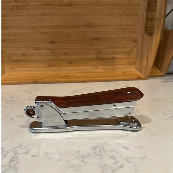 Vintage Ace Liner Stapler 502 Desk Wood Grain Brown Bakelite Retro Mid Century - Picture 1 of 10